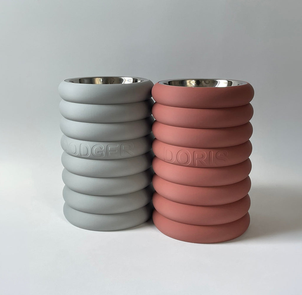 Rings Raised Dog Bowl Stand 25cm in light grey and coral pink with embossed names